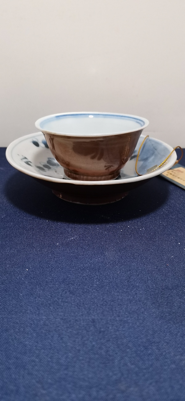 古玩陶瓷外醬釉內(nèi)青花花卉茶杯一套拍賣,當(dāng)前價格2500元
