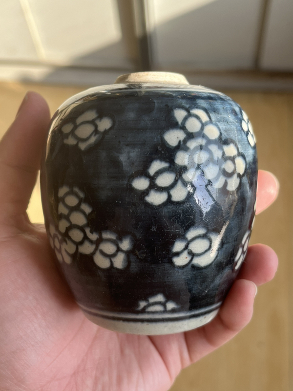 古玩陶瓷康熙青花留白梅花罐拍賣,當前價格3000元