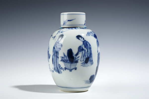 古玩陶瓷清康熙·青花庭院仕女纹盖罐拍卖，当前价格37888元