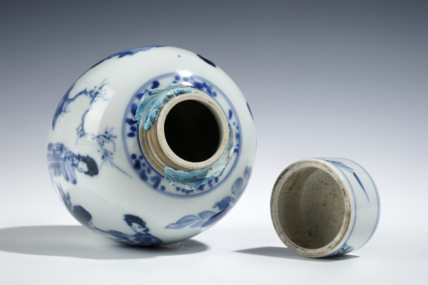 古玩陶瓷清康熙·青花庭院仕女纹盖罐拍卖，当前价格37888元