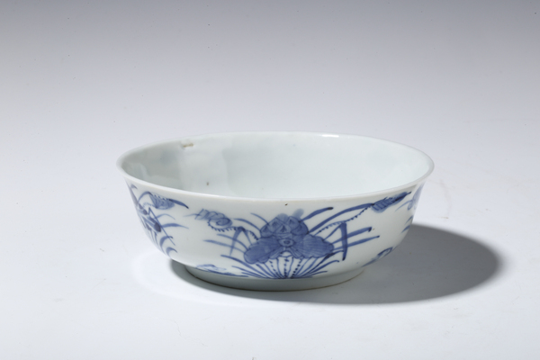 古玩陶瓷晚清·青花蓮池游禽紋碗拍賣,當前價格2280元