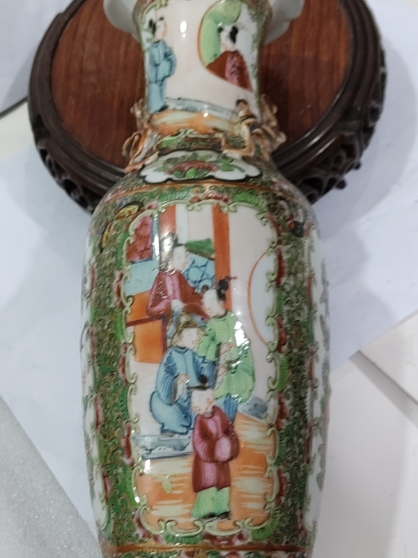 古玩陶瓷廣彩描金人物紋螭龍花口瓶拍賣,當(dāng)前價格2880元