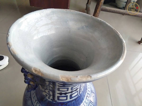古玩陶瓷青花喜字纹双耳瓶真品鉴赏图