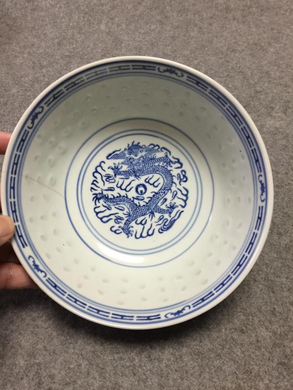 古玩陶瓷青花龙纹玲珑碗拍卖，当前价格115元