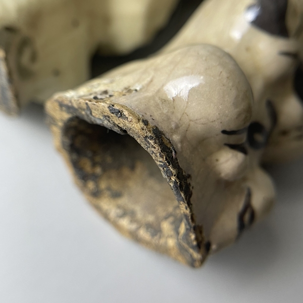 古玩陶瓷清代磁州窯嬰戲形燭臺拍賣,當前價格850元
