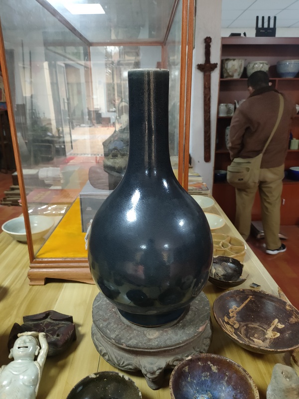 古玩陶瓷乾隆霽藍釉膽式瓶拍賣,當前價格5500元