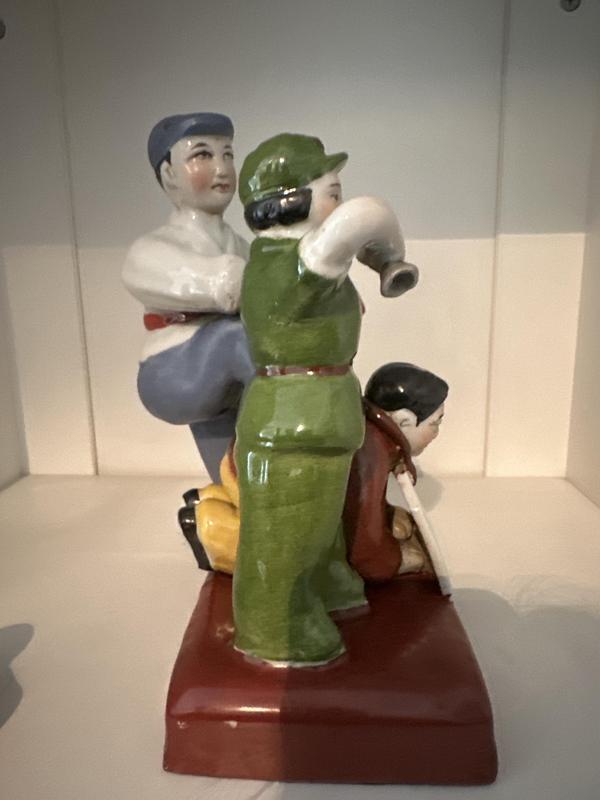 古玩陶瓷雕塑人物瓷拍賣,當前價格1800元