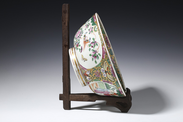 古玩陶瓷清晚·廣彩開(kāi)窗花鳥(niǎo)人物紋大碗拍賣，當(dāng)前價(jià)格752元