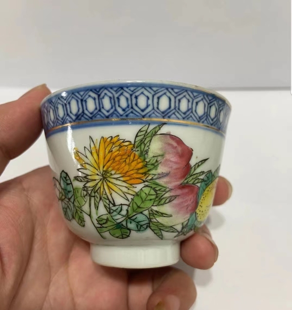 古玩陶瓷民國洪憲彩“若深珍藏”款青花粉彩杯拍賣,當前價格3800元