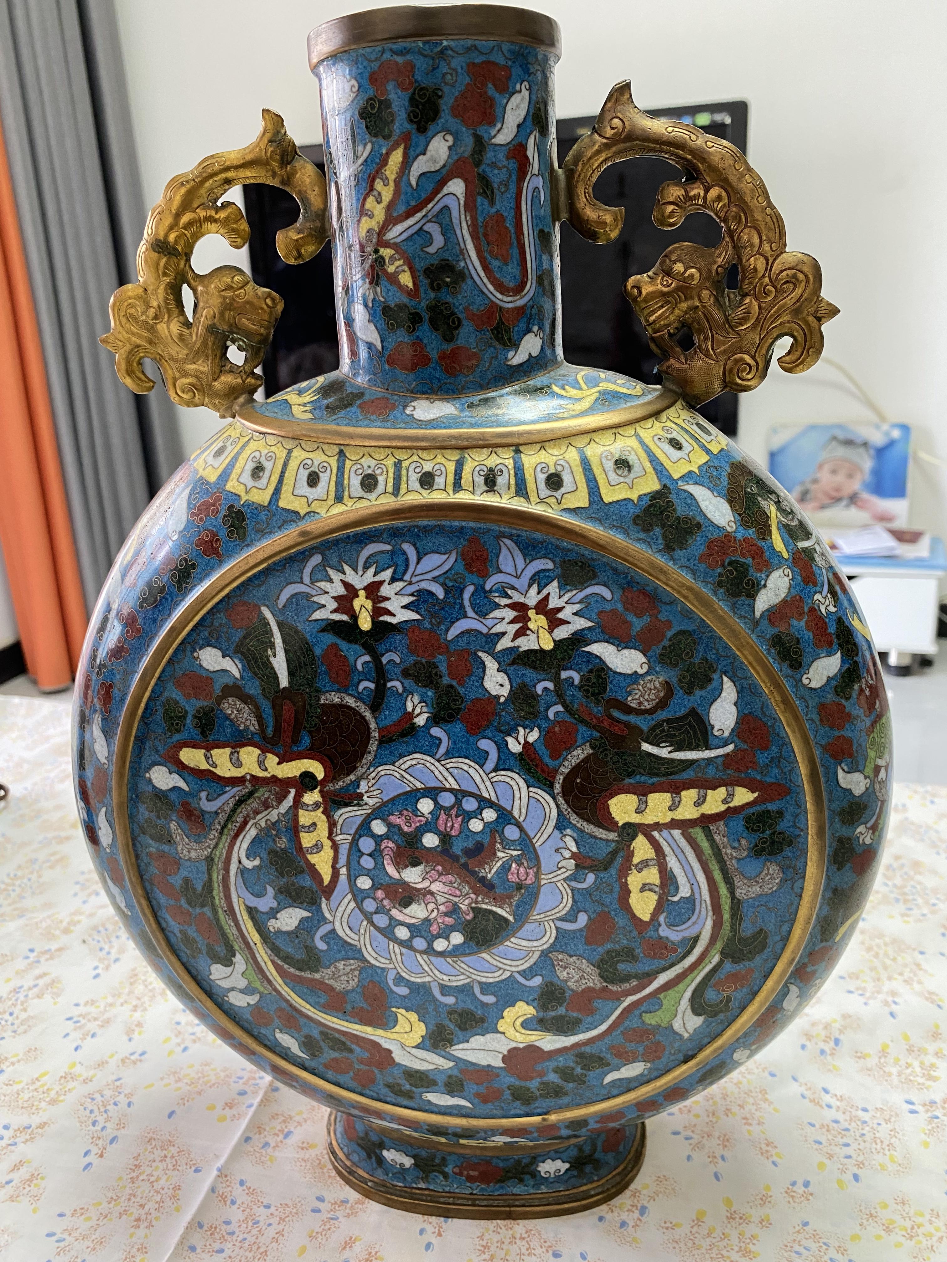 中国美術古玩掐丝珐琅七宝焼蝶々紋樣花瓶台座付き-