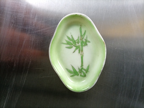 古玩陶瓷綠彩描金竹紋碟拍賣,當前價格300元