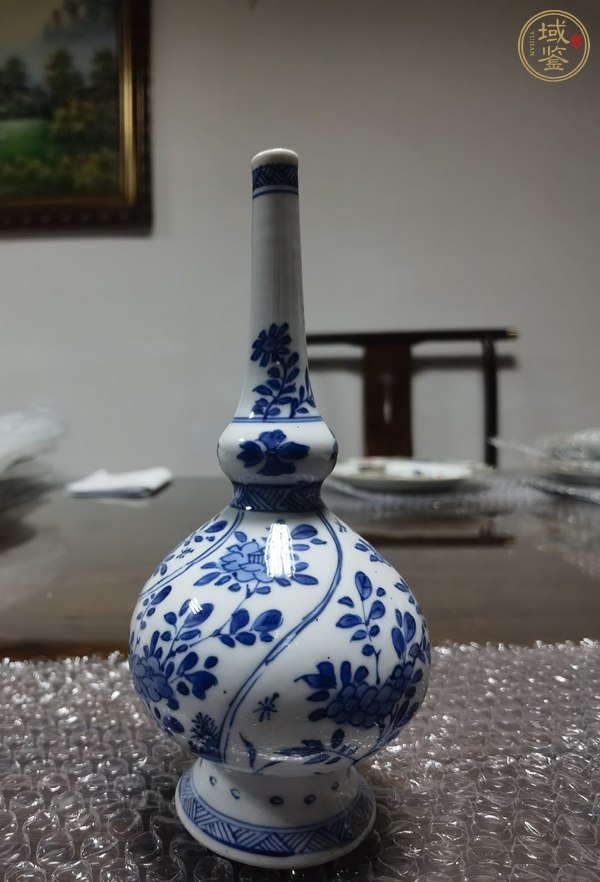 古玩陶瓷花卉紋青花錐把瓶真品鑒賞圖