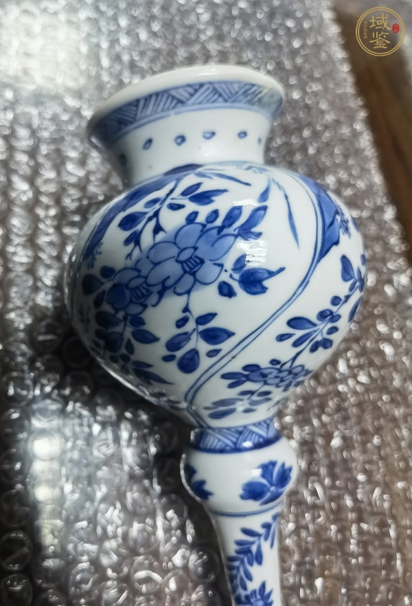 古玩陶瓷花卉紋青花錐把瓶真品鑒賞圖