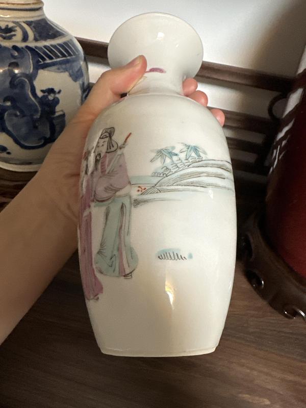 古玩陶瓷晚清人物紋粉彩瓶拍賣,當前價格6580元