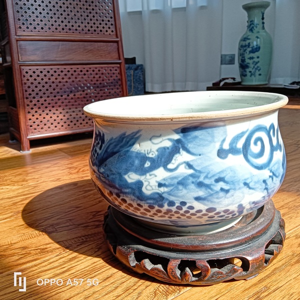 古玩陶瓷順治青花龍紋香爐拍賣,當前價格30000元