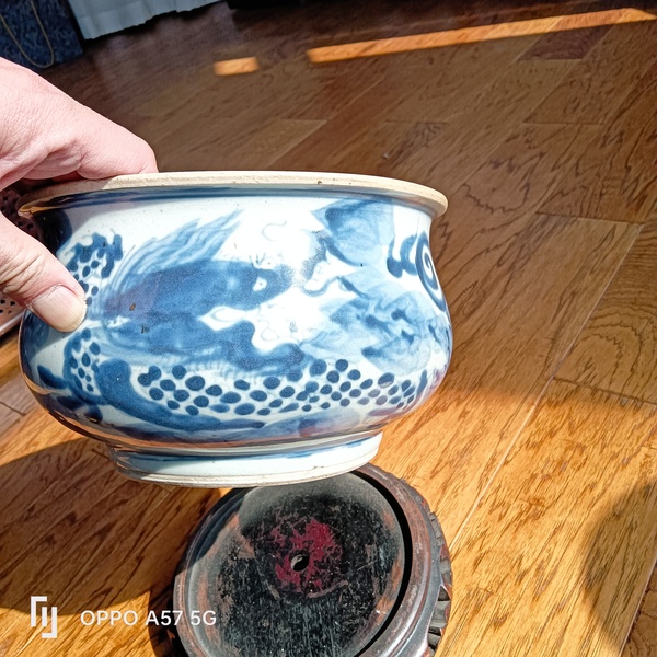 古玩陶瓷順治青花龍紋香爐拍賣,當前價格30000元