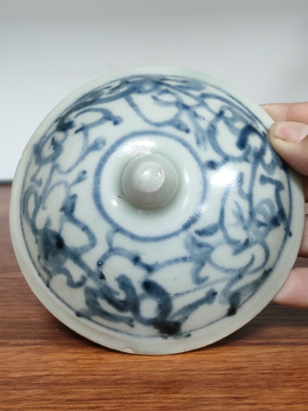 古玩陶瓷明代中晚期青花蓋罐拍賣，當(dāng)前價(jià)格2200元