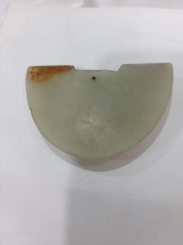 古玩雜項(xiàng)和田玉雕牛頭紋掛件拍賣，當(dāng)前價(jià)格4000元