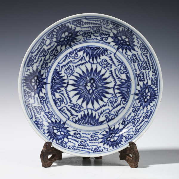 古玩陶瓷清中·青花缠枝太阳花盘拍卖，当前价格1420元