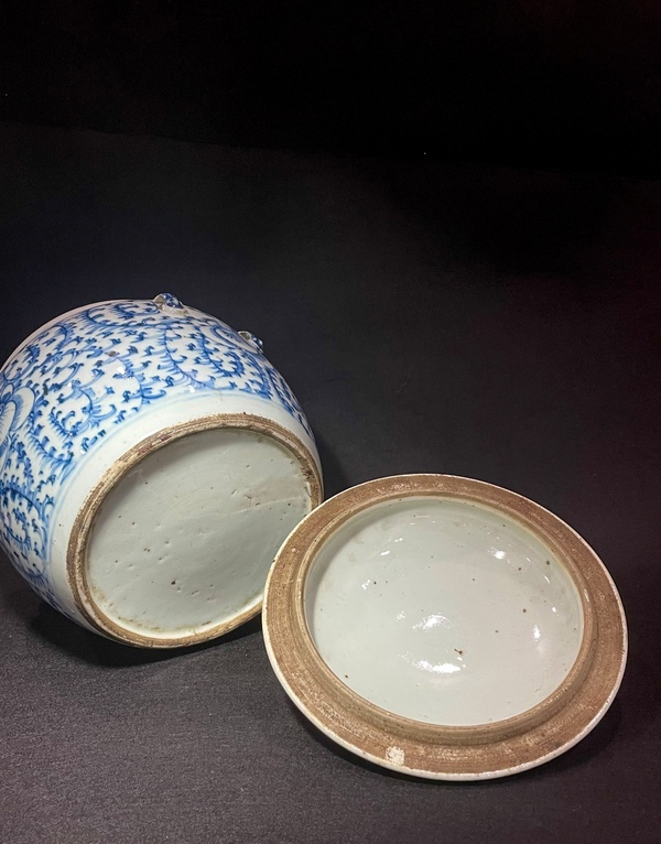 古玩陶瓷清 青花纏枝獅鈕大罐(文物商店庫存)拍賣,當前價格1280元