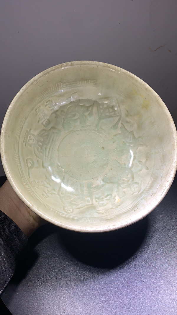 古玩轉(zhuǎn)賣明:龍泉青釉碗拍賣,當(dāng)前價(jià)格89元