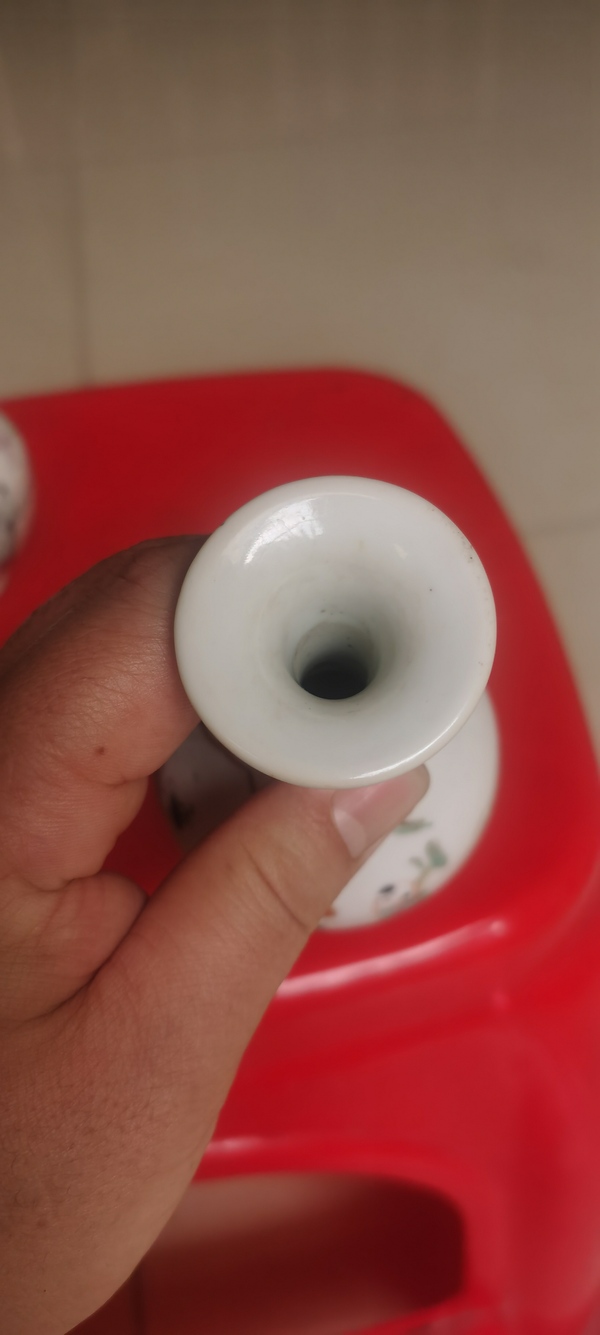古玩陶瓷人物紋粉彩撇口瓶拍賣,當前價格4800元