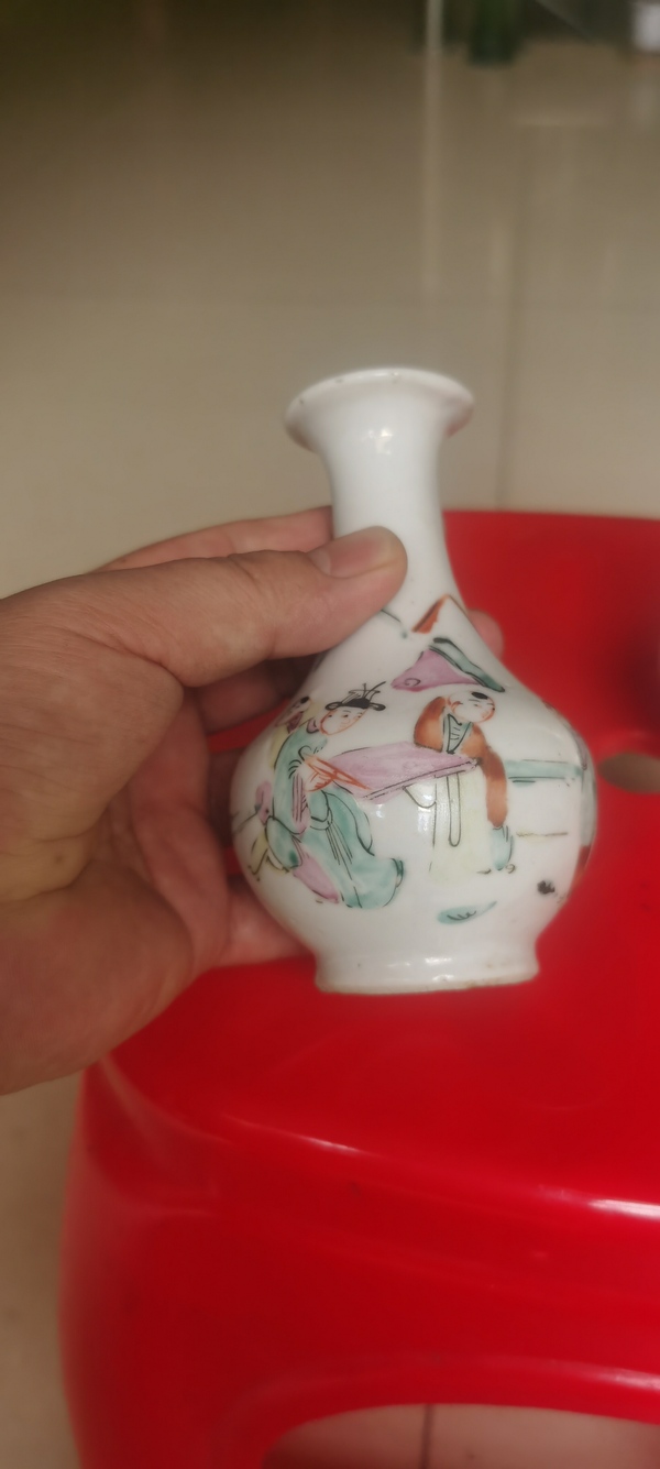 古玩陶瓷人物紋粉彩撇口瓶拍賣,當前價格4800元