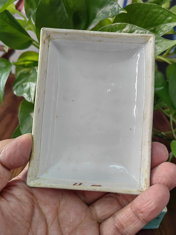 古玩陶瓷民國松石綠地粉彩花蝶紋蓋盒拍賣,當前價格3580元