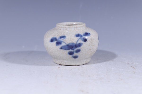 古玩陶瓷明晚期·哥釉青花花卉纹水盂拍卖，当前价格6596元