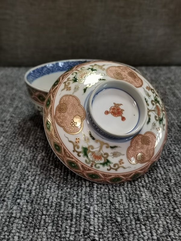 古玩陶瓷【有贈品】晚清民國青花五彩描金兩才蓋碗拍賣,當前價格796元