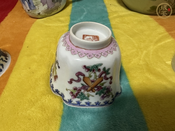 古玩瓷器粉彩四方倭角杯真品鉴赏图