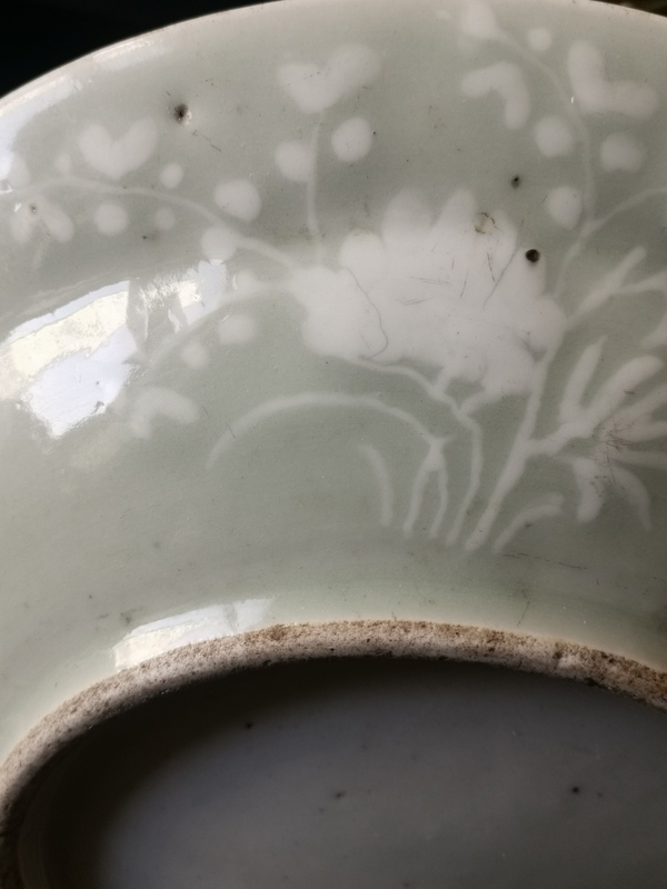 古玩陶瓷清代中期,豆青釉堆白花卉盤拍賣,當(dāng)前價(jià)格5555元