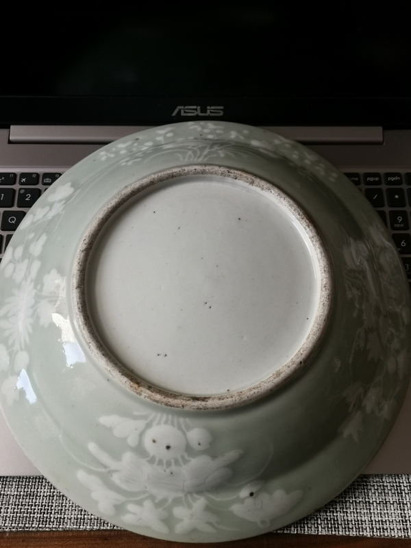 古玩陶瓷清代中期,豆青釉堆白花卉盤拍賣,當(dāng)前價(jià)格5555元