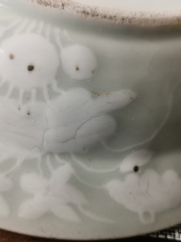 古玩陶瓷清代中期,豆青釉堆白花卉盤拍賣,當(dāng)前價(jià)格5555元