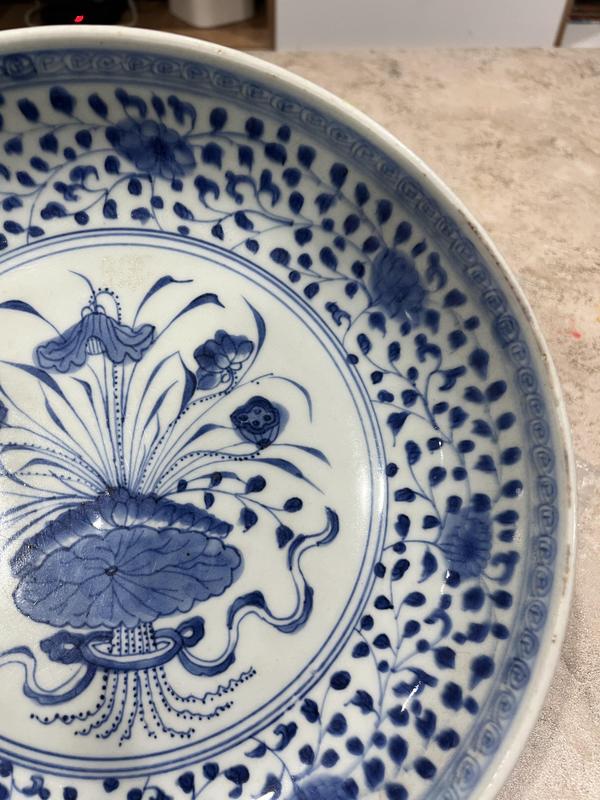 古玩陶瓷雍正一束蓮青花大盤拍賣,當前價格25000元