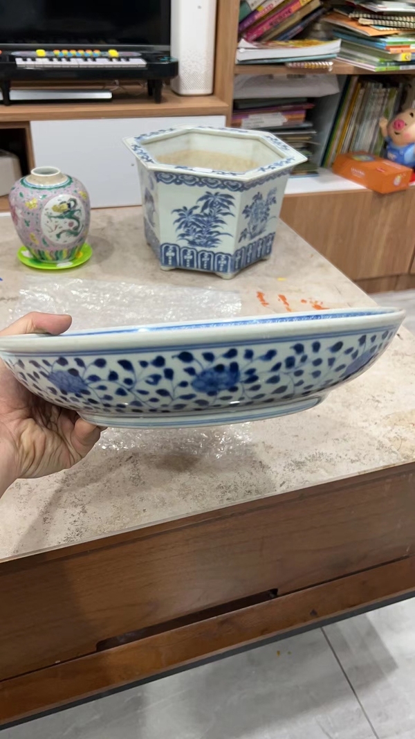 古玩陶瓷雍正一束蓮青花大盤拍賣,當前價格25000元