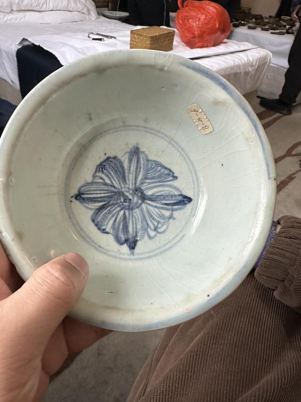 古玩轉(zhuǎn)賣青花花卉碗拍賣，當前價格680元