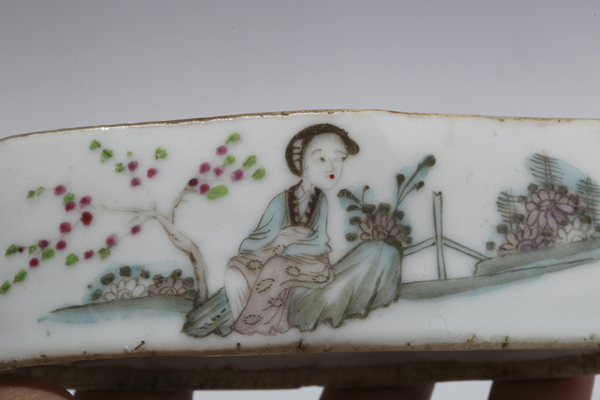 古玩陶瓷民國·淺絳彩桃花仕女紋刨花缸拍賣,當前價格1980元