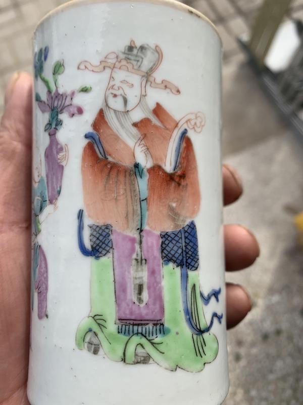 古玩陶瓷人物紋粉彩筆筒拍賣,當前價格8888元