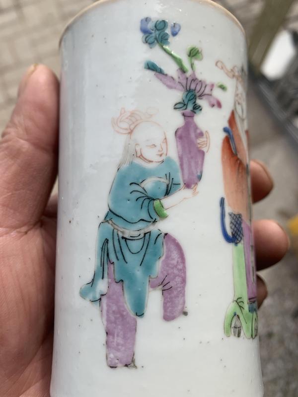 古玩陶瓷人物紋粉彩筆筒拍賣,當前價格8888元