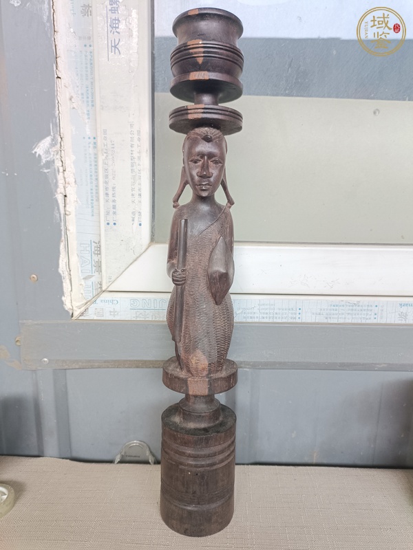 古玩红木雕人物烛台真品鉴赏图
