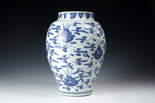 古玩陶瓷清顺治·青花缠枝花卉纹罐拍卖，当前价格4816元
