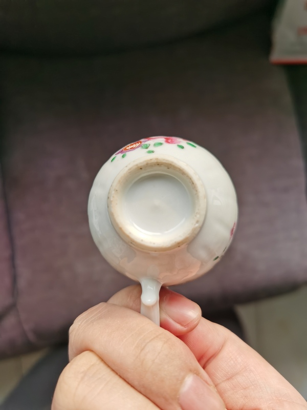 古玩陶瓷花卉紋執杯拍賣，當前價格350元