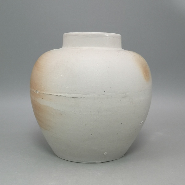 古玩陶瓷清代白釉罐拍賣，當(dāng)前價(jià)格1300元