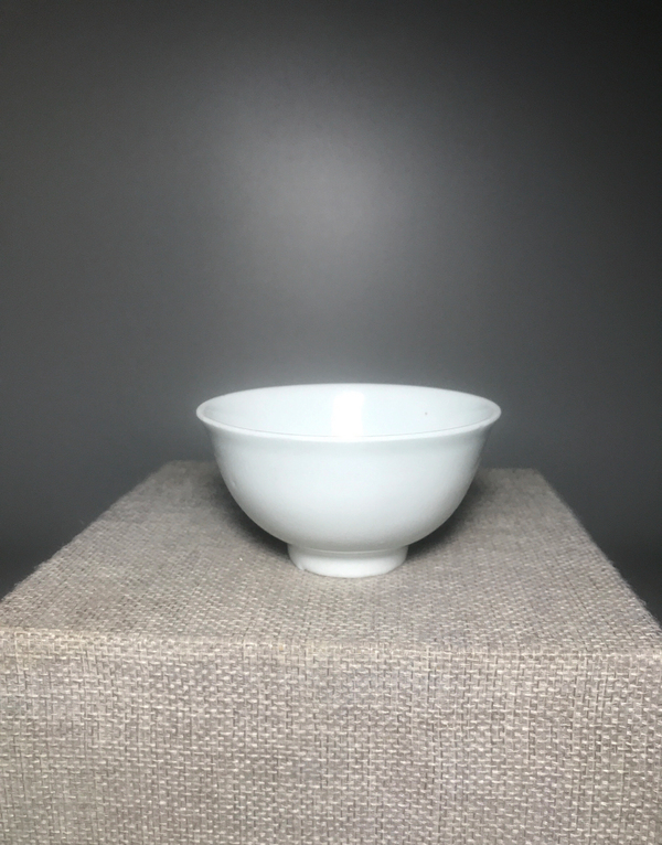 古玩陶瓷精品甜白釉壓手杯拍賣,當前價格1288元