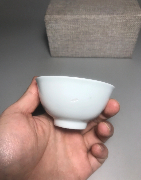 古玩陶瓷精品甜白釉壓手杯拍賣,當前價格1288元