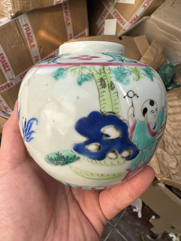古玩陶瓷【已實(shí)物鑒定】一口價(jià) 全美品珍稀品種民國(guó)粉彩料彩三娘教子龍紋罐拍賣,當(dāng)前價(jià)格999元