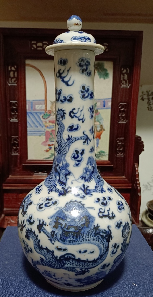 古玩陶瓷清晚期青花云龍趕珠紋蓋瓶拍賣,當(dāng)前價(jià)格8000元