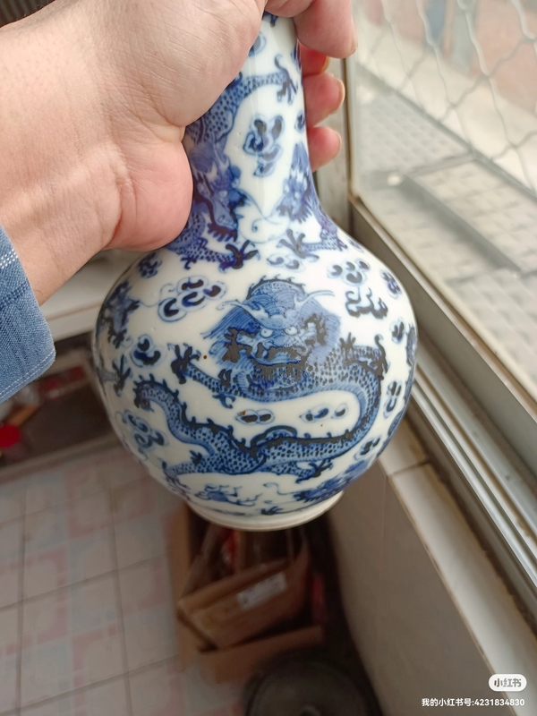 古玩陶瓷清晚期青花云龍趕珠紋蓋瓶拍賣,當(dāng)前價(jià)格8000元