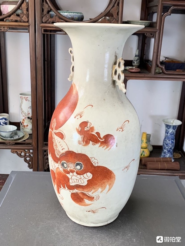 古玩陶瓷民國礬紅太獅少獅紋詩文雙耳瓶拍賣,當前價格4600元
